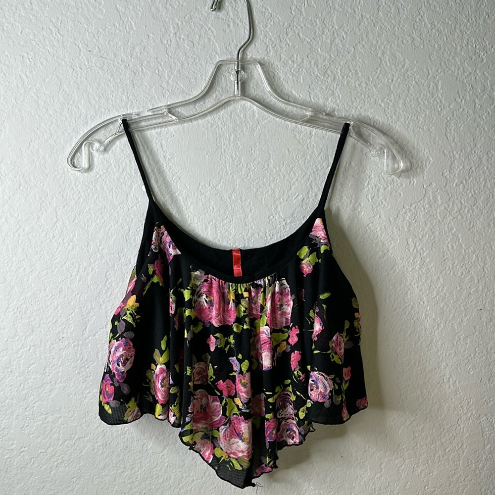 Motive top